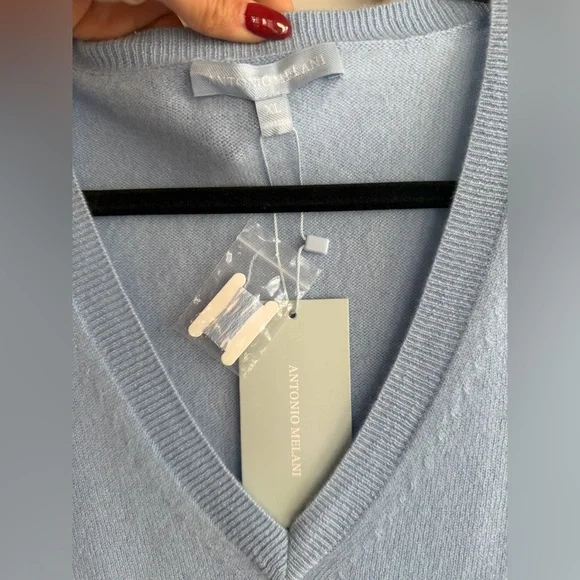 NWT Antonio Melani 100% Cashmere Sweater – Baby Blue – XL – V-Neck - Picture 2 of 4